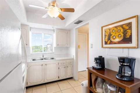 Condo in Bradenton, Florida, 2 bedrooms  № 2142353 - photo 10