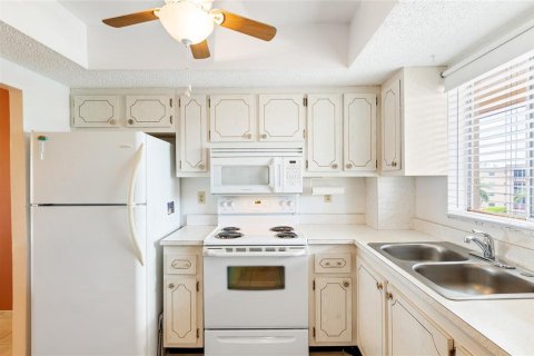 Condo in Bradenton, Florida, 2 bedrooms  № 2142353 - photo 8