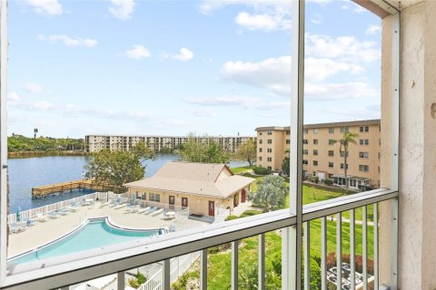 Condo in Bradenton, Florida, 2 bedrooms  № 2142353 - photo 21