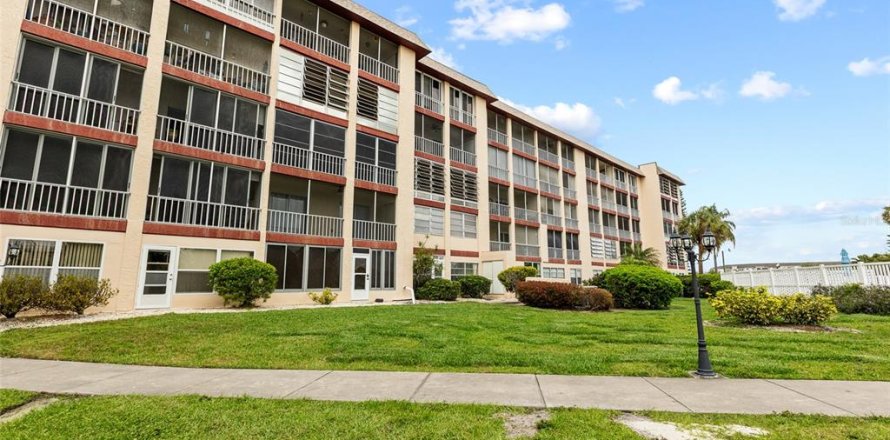 Condo in Bradenton, Florida, 2 bedrooms  № 2142353
