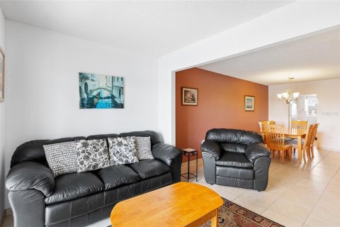 Condo in Bradenton, Florida, 2 bedrooms  № 2142353 - photo 17