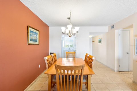 Condo in Bradenton, Florida, 2 bedrooms  № 2142353 - photo 13