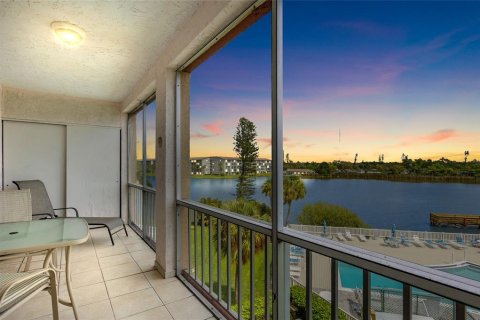 Condo in Bradenton, Florida, 2 bedrooms  № 2142353 - photo 18