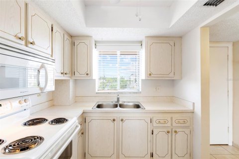 Condo in Bradenton, Florida, 2 bedrooms  № 2142353 - photo 9