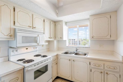 Condo in Bradenton, Florida, 2 bedrooms  № 2142353 - photo 7