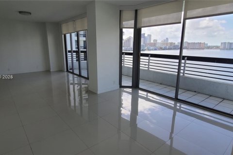 Copropriété à vendre à Aventura, Floride: 2 chambres, 126.44 m2 № 1877793 - photo 14