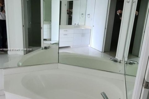Copropriété à vendre à Aventura, Floride: 2 chambres, 126.44 m2 № 1877793 - photo 19
