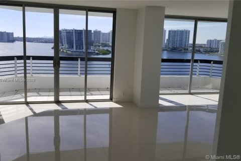 Copropriété à vendre à Aventura, Floride: 2 chambres, 126.44 m2 № 1877793 - photo 16