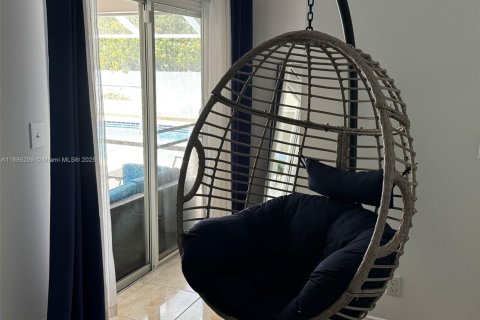 Casa en venta en Port St. Lucie, Florida, 3 dormitorios, 142.51 m2 № 1942185 - foto 10