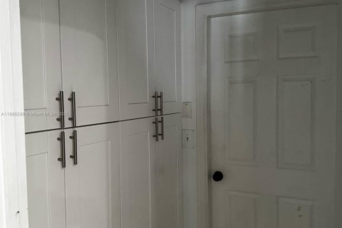 Casa en venta en Port St. Lucie, Florida, 3 dormitorios, 142.51 m2 № 1942185 - foto 20