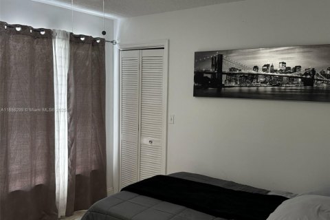 Casa en venta en Port St. Lucie, Florida, 3 dormitorios, 142.51 m2 № 1942185 - foto 16