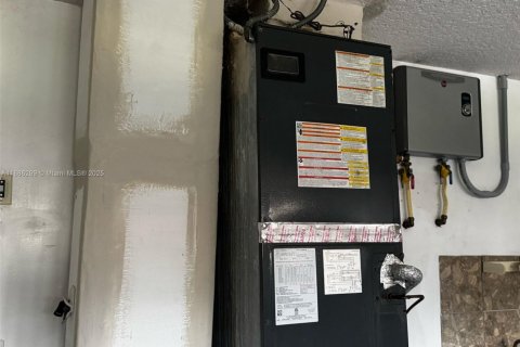 Casa en venta en Port St. Lucie, Florida, 3 dormitorios, 142.51 m2 № 1942185 - foto 23