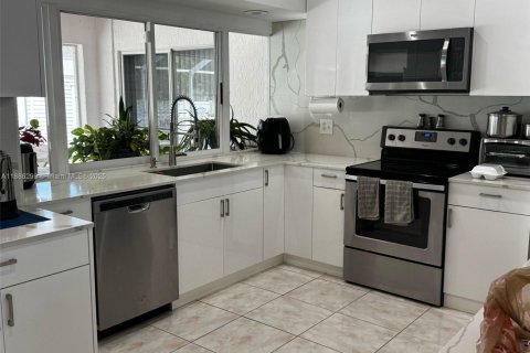 Casa en venta en Port St. Lucie, Florida, 3 dormitorios, 142.51 m2 № 1942185 - foto 2