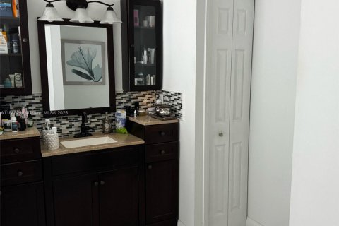 Casa en venta en Port St. Lucie, Florida, 3 dormitorios, 142.51 m2 № 1942185 - foto 11