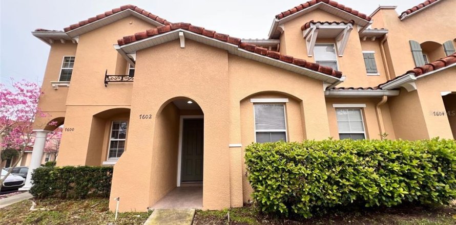 Townhouse in Kissimmee, Florida 3 bedrooms, 126.53 sq.m. № 2104776
