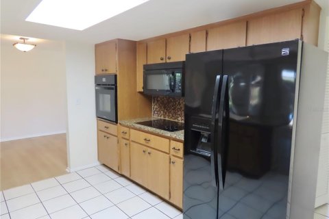 House in Dunedin, Florida 2 bedrooms, 147.99 sq.m. № 1869855 - photo 17