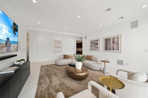 Condo in Miami, Florida, 5 bedrooms № 2082066 - photo 21