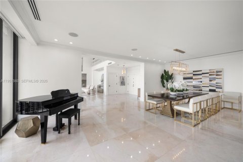 Condo in Miami, Florida, 5 bedrooms № 2082066 - photo 16