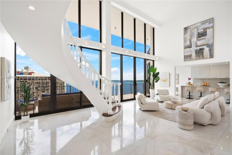 Condo in Miami, Florida, 5 bedrooms № 2082066 - photo 8