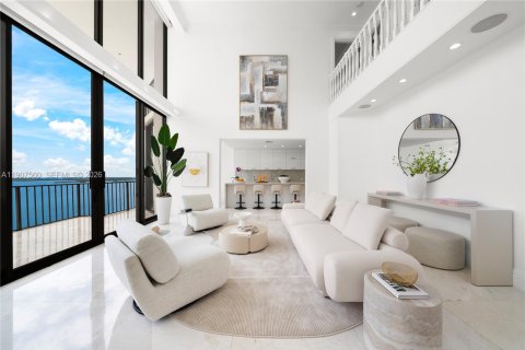 Condo in Miami, Florida, 5 bedrooms № 2082066 - photo 5