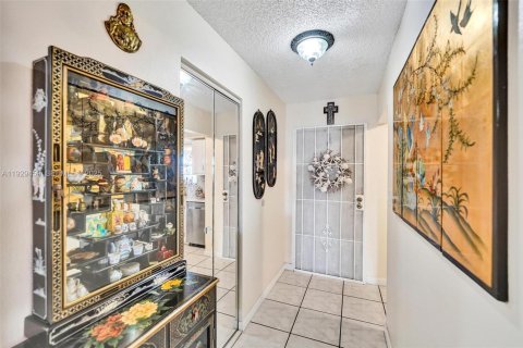 Купить кондоминиум в Лодерхилл, Флорида 2 спальни, 102.19м2, № 1987792 - фото 7