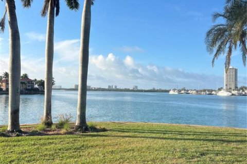 Villa ou maison à vendre à Sarasota, Floride: 3 chambres, 344.3 m2 № 2218673 - photo 7