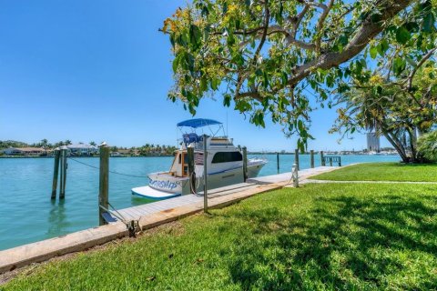 Villa ou maison à vendre à Sarasota, Floride: 3 chambres, 344.3 m2 № 2218673 - photo 16