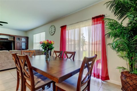 House in Wesley Chapel, Florida 5 bedrooms, 242.01 sq.m. № 1620825 - photo 17