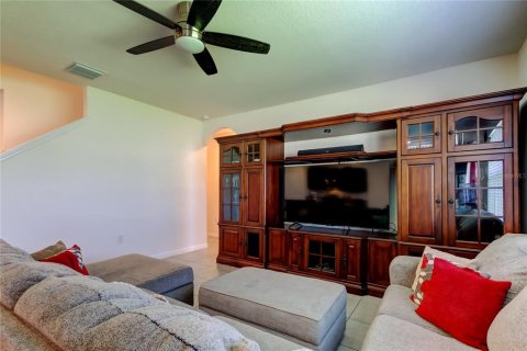 House in Wesley Chapel, Florida 5 bedrooms, 242.01 sq.m. № 1620825 - photo 11