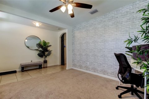 House in Wesley Chapel, Florida 5 bedrooms, 242.01 sq.m. № 1620825 - photo 8