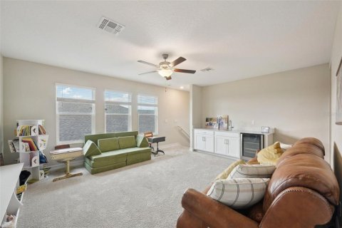 House in New Port Richey, Florida 5 bedrooms, 300.17 sq.m. № 1614573 - photo 15