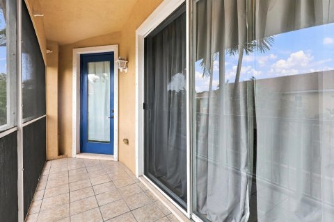 Townhouse in Riviera Beach, Florida 2 bedrooms, 94.95 sq.m. № 2401378 - photo 12