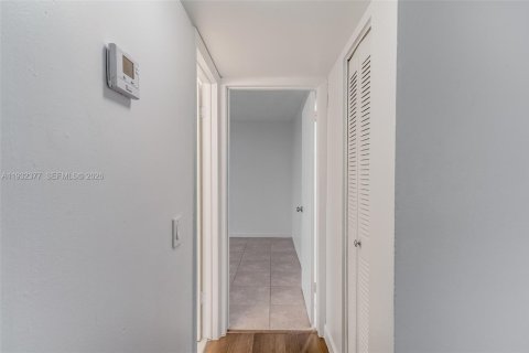 Снять в аренду кондоминиум в Норт-Бей-Виллидж, Флорида 2 спальни, 83.61м2, № 1992088 - фото 28