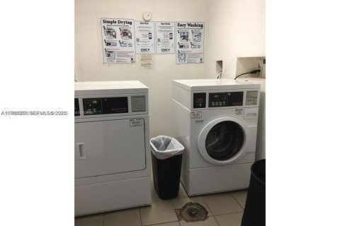 Condominio en alquiler en North Bay Village, Florida, 2 dormitorios, 83.61 m2 № 1992088 - foto 16