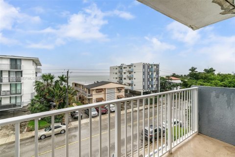 Снять в аренду кондоминиум в Норт-Бей-Виллидж, Флорида 2 спальни, 83.61м2, № 1992088 - фото 29