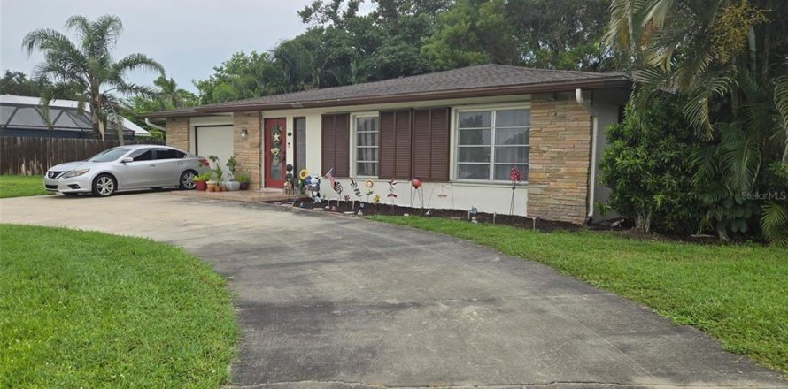 House in Naples, Florida 4 bedrooms, 179.86 sq.m. № 1878258