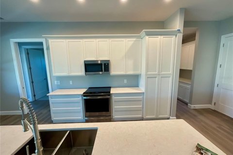 House in Port Charlotte, Florida 3 bedrooms, 208.38 sq.m. № 604948 - photo 6