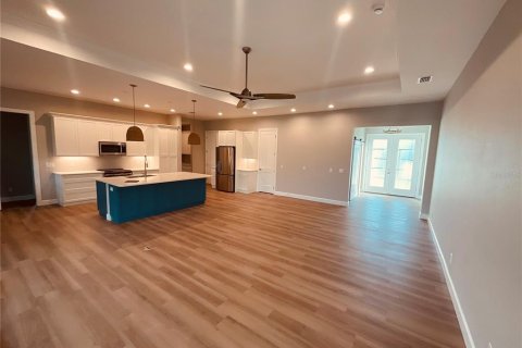 House in Port Charlotte, Florida 3 bedrooms, 208.38 sq.m. № 604948 - photo 10