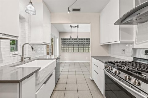Casa en venta en Saint Petersburg, Florida, 3 dormitorios, 170.57 m2 № 1844302 - foto 30