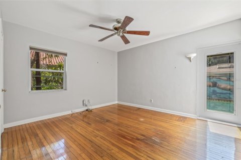 Casa en venta en Saint Petersburg, Florida, 3 dormitorios, 170.57 m2 № 1844302 - foto 6