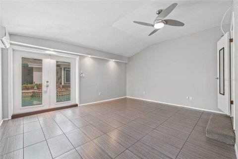 Casa en venta en Saint Petersburg, Florida, 3 dormitorios, 170.57 m2 № 1844302 - foto 9