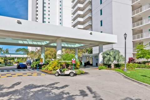 Copropriété à vendre à North Miami, Floride: 3 chambres, 169.27 m2 № 1932816 - photo 2