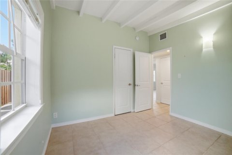 House in Fort Lauderdale, Florida 2 bedrooms, 77.29 sq.m. № 2082122 - photo 25
