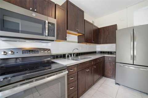 House in Fort Lauderdale, Florida 2 bedrooms, 77.29 sq.m. № 2082122 - photo 15