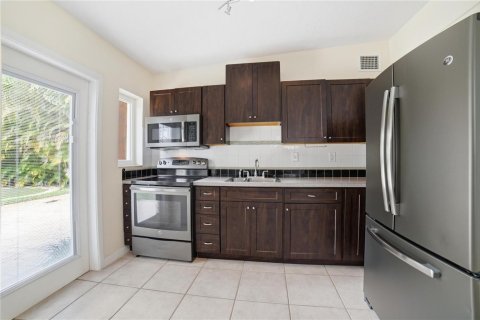 House in Fort Lauderdale, Florida 2 bedrooms, 77.29 sq.m. № 2082122 - photo 14