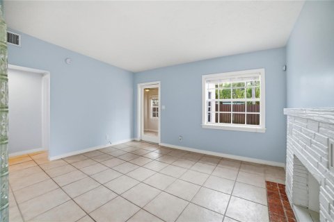 House in Fort Lauderdale, Florida 2 bedrooms, 77.29 sq.m. № 2082122 - photo 11