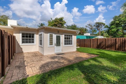 House in Fort Lauderdale, Florida 2 bedrooms, 77.29 sq.m. № 2082122 - photo 4