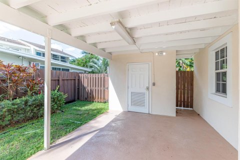 House in Fort Lauderdale, Florida 2 bedrooms, 77.29 sq.m. № 2082122 - photo 26