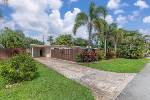 House in Fort Lauderdale, Florida 2 bedrooms, 77.29 sq.m. № 2082122 - photo 2