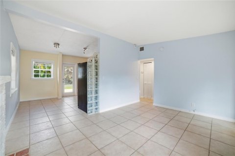 House in Fort Lauderdale, Florida 2 bedrooms, 77.29 sq.m. № 2082122 - photo 10
